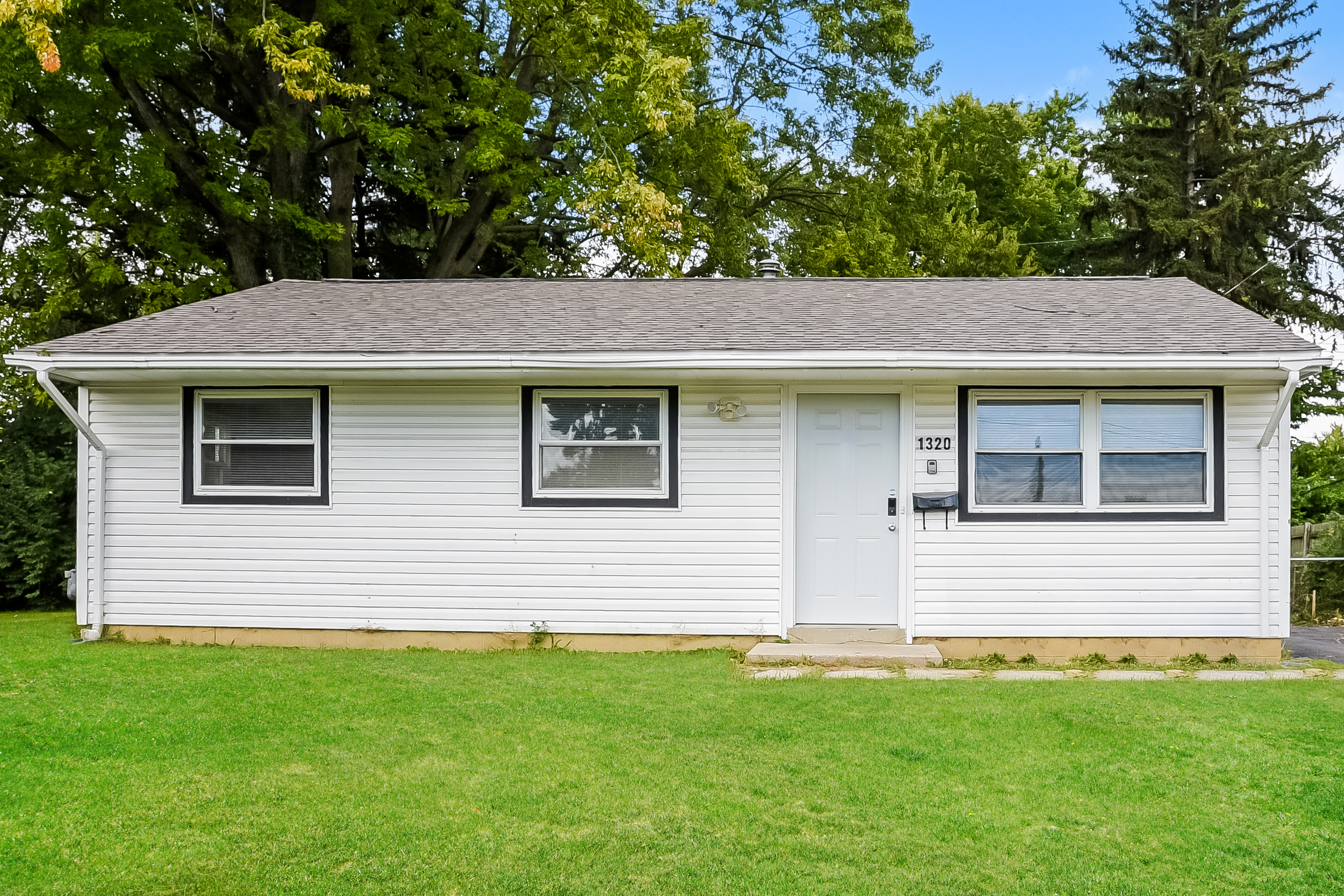 1320 EDSEL CT COLUMBUS, OH 43207